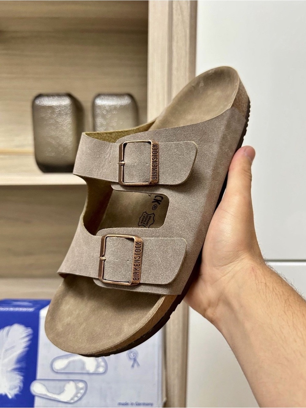 BIRKENSTOCK ARIZONA TAUPE BASIC SLIPPER WOMENS 7 MENS 5 NO BOX OPEN TO OFFER